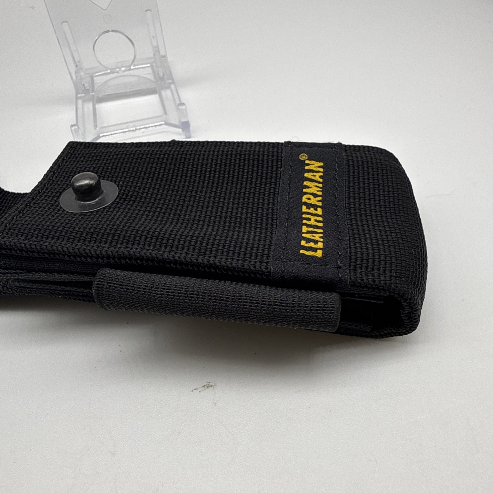 Leatherman 4 inch Nylon Sheath with Pockets, Medium – Black