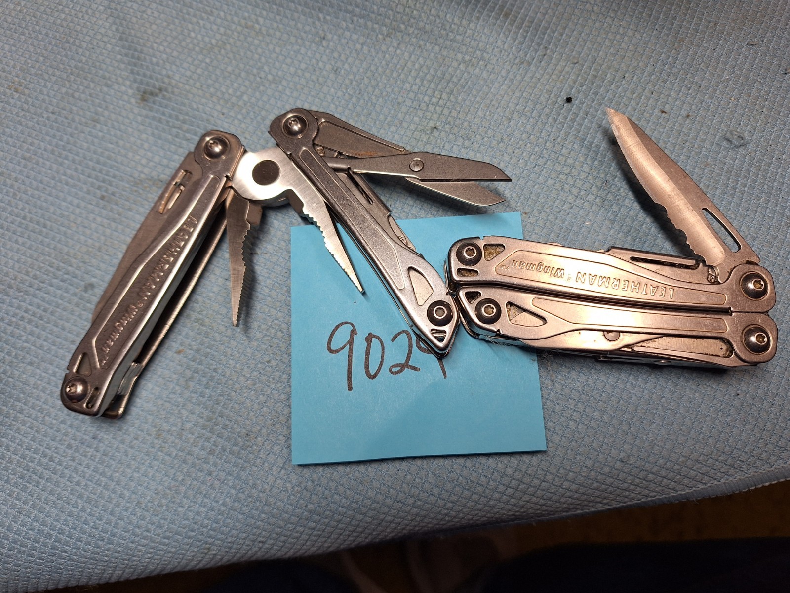 2 Leatherman WINGMAN Multi Tools Fishing Hunting Camping LOT 9024