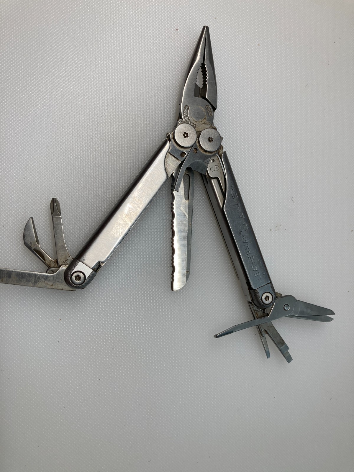 Leatherman Wave Multi-Tool, Knife, Pliers, Stainless, USA -BROKEN KNIFE BLADE