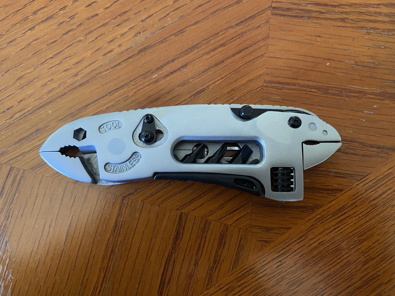 New Multi Tool Set Adjustable Wrench Jaw Screwdriver Pliers Knife Survival Gear