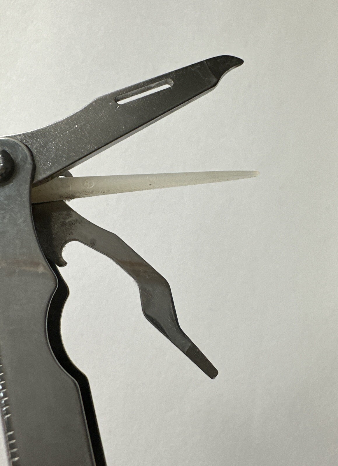 SOG Crosscut Multi Tool Scissors Knife File Tweezer Excellent Used Condition