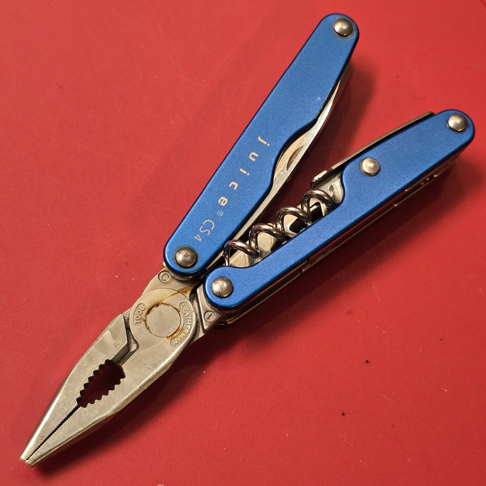 LEATHERMAN JUICE CS4 BLUE RETIRED MULTI TOOL PLIERS KNIFE SCISSORS