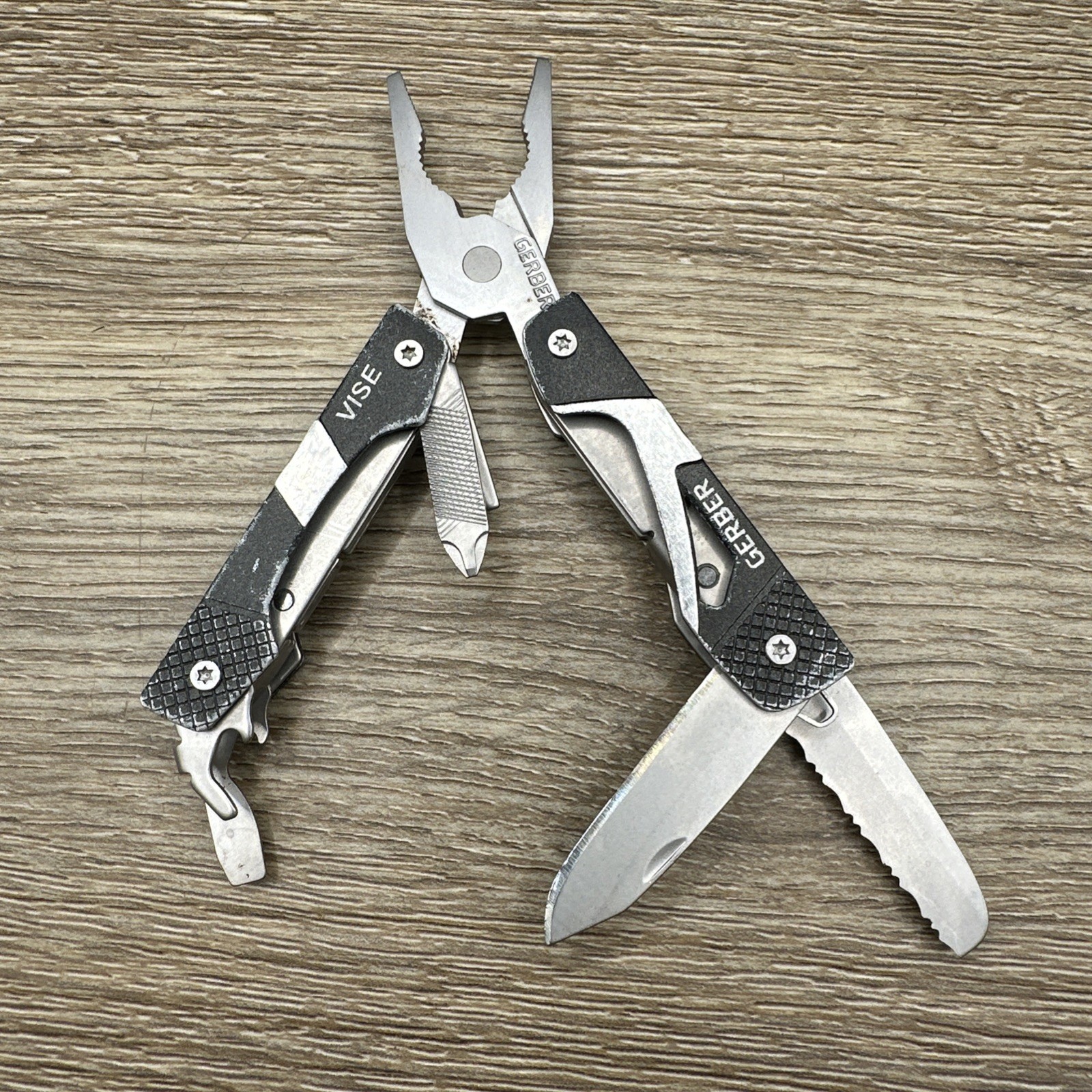 Gerber Vise Multi Tool Multitool Knife Pliers Folding EDC Tool