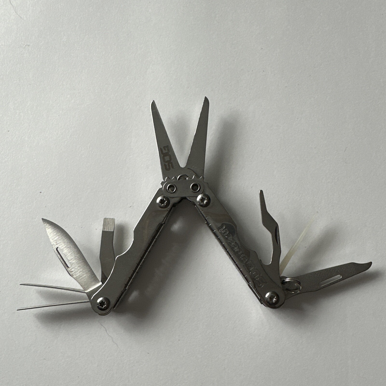 SOG Crosscut Multi Tool Scissors Knife File Tweezer Excellent Used Condition