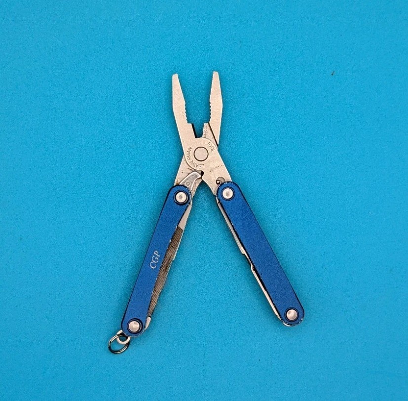 Leatherman SQUIRT PS4 Multi-Tool With Pliers Scissors Knife BLUE! *CGP*