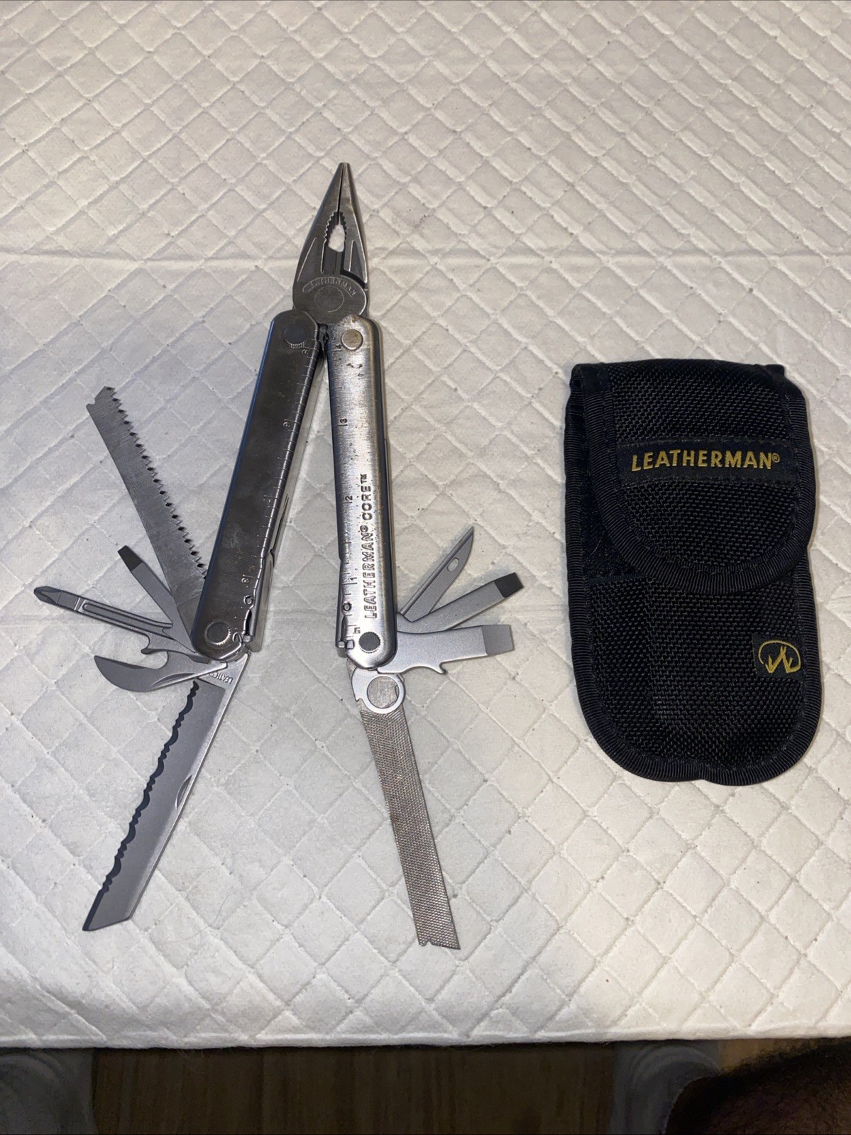 VINTAGE LEATHERMAN CORE MULTITOOL CONDITION USED
