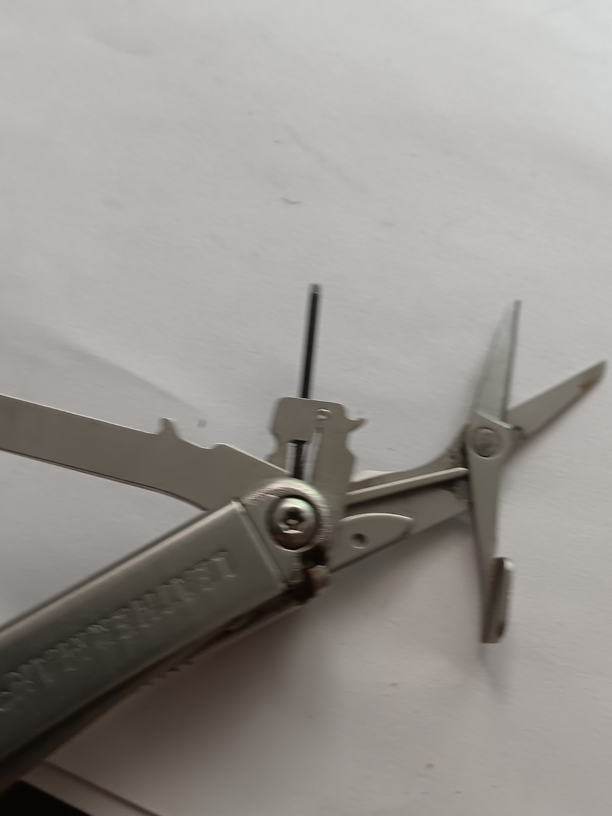 Leatherman Wave Multi-Tool Pre-owned Nice Shape W/ Sheath