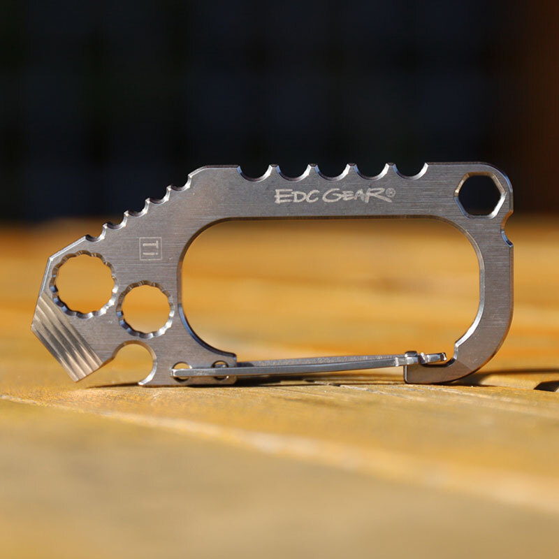 EDCgear Titanium Alloy Multi Tools Keychain Carabin Opener Crowbar Outdoor