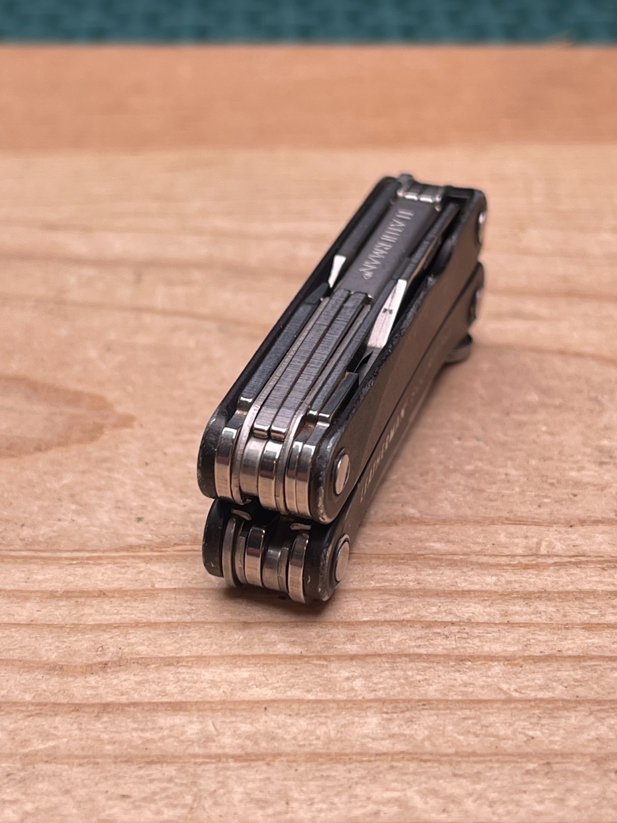 Leatherman Squirt PS4 Black Multi-tool Knife – Broken Scissors Spring – Retired