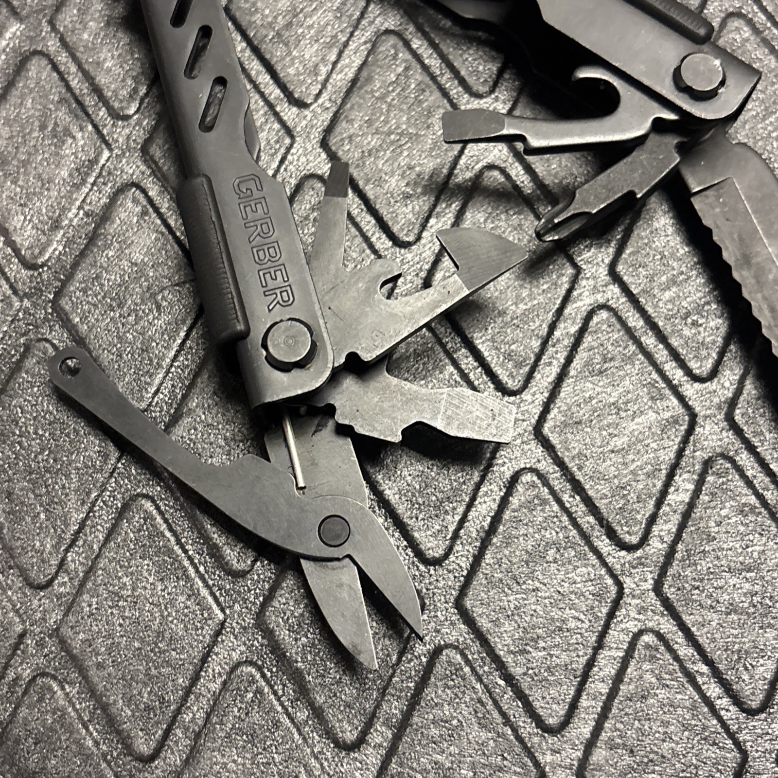 Gerber MP400 Multi Tool Multi-Plier, Black, Nice!