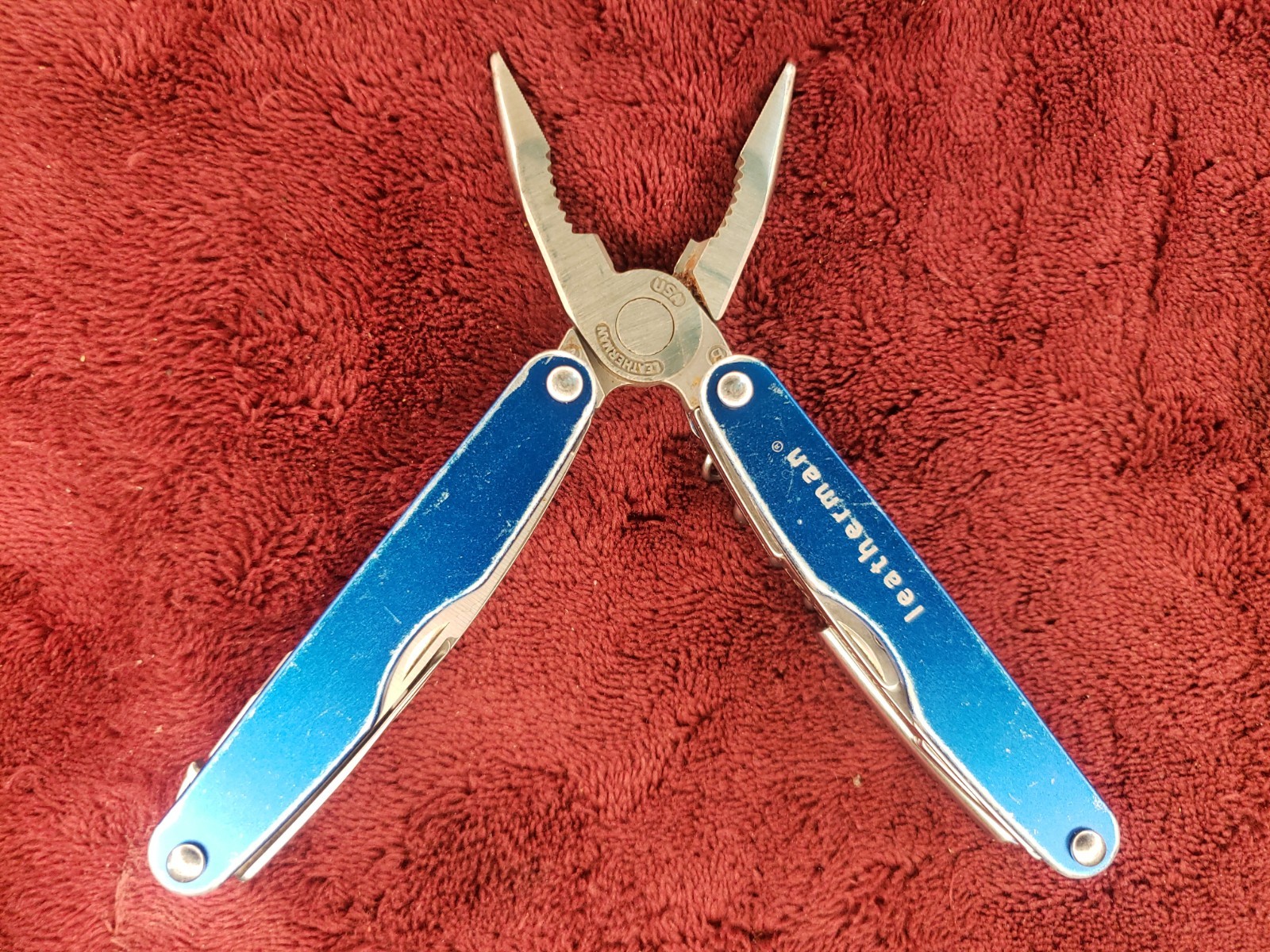 🔪 Leatherman Juice CS4 Multi-Tool Stainless Pliers Multi Tool Blue Read