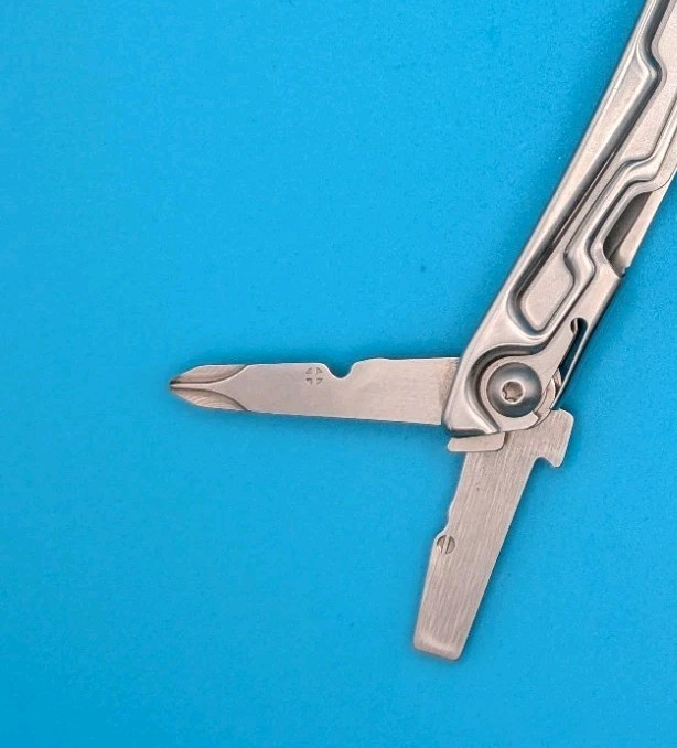 Leatherman Rev 3.8″ Multi-Tool, Stainless!