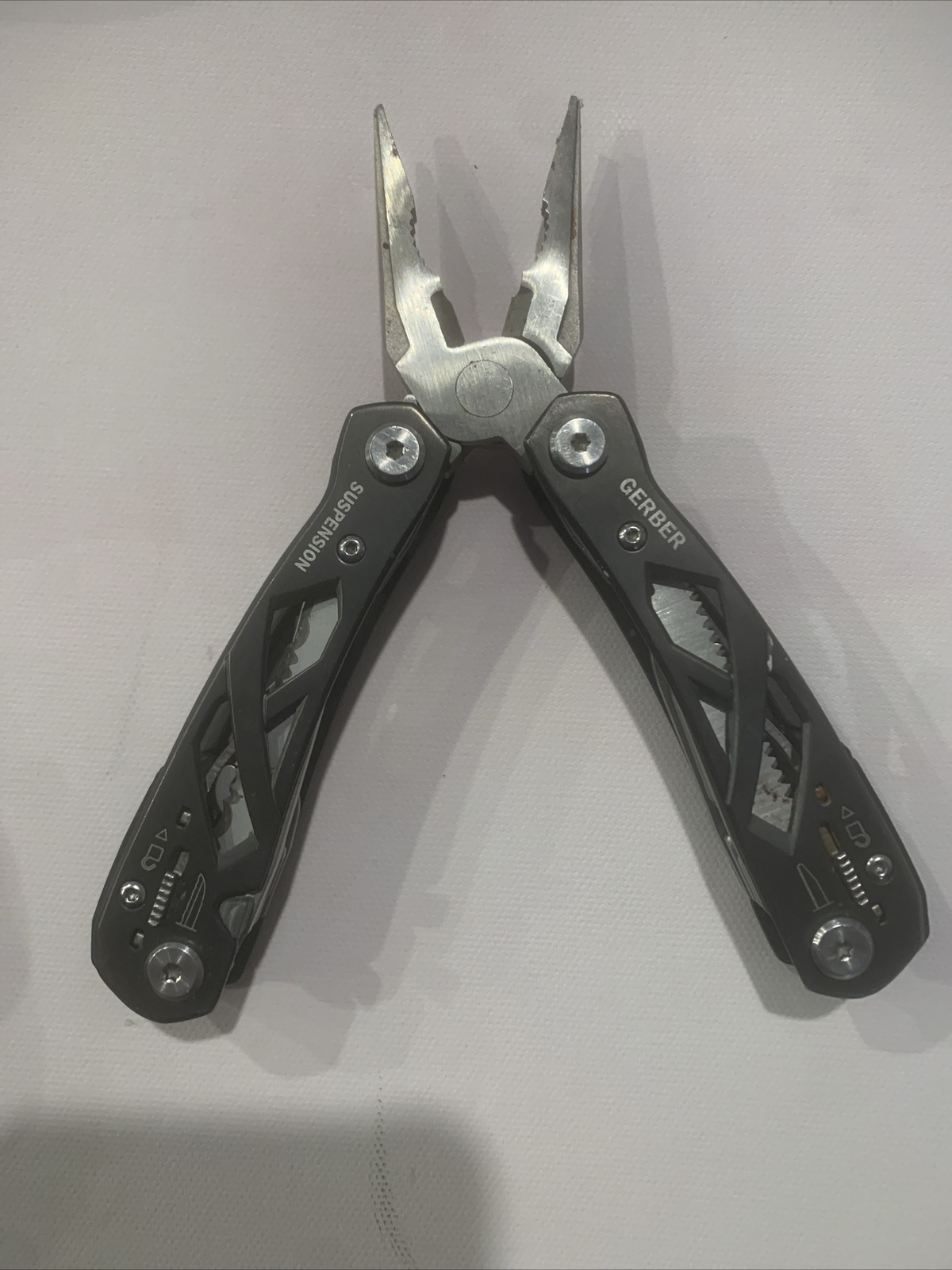 Gerber Suspension Color Black  Multi Tool New clean item With Nylon Sheath Case