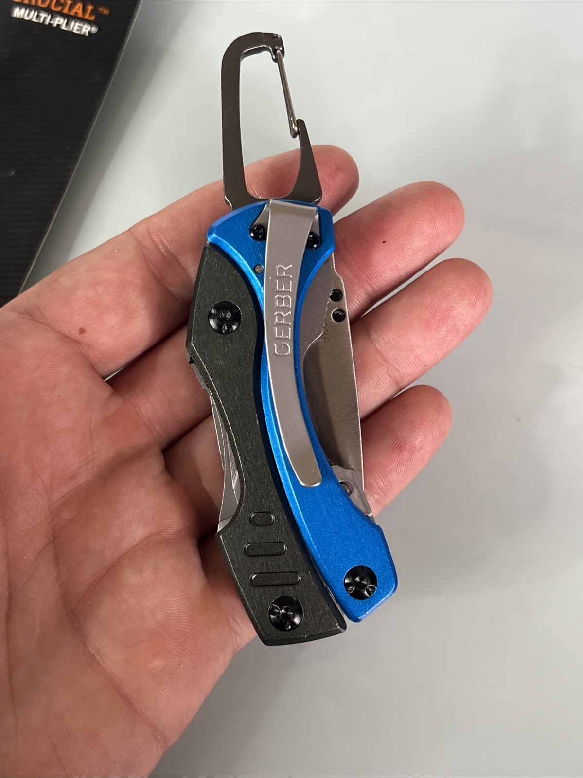 Gerber Crucial Blue Multi Tool Multi Plier Carabiner Clip Knife – Great U49