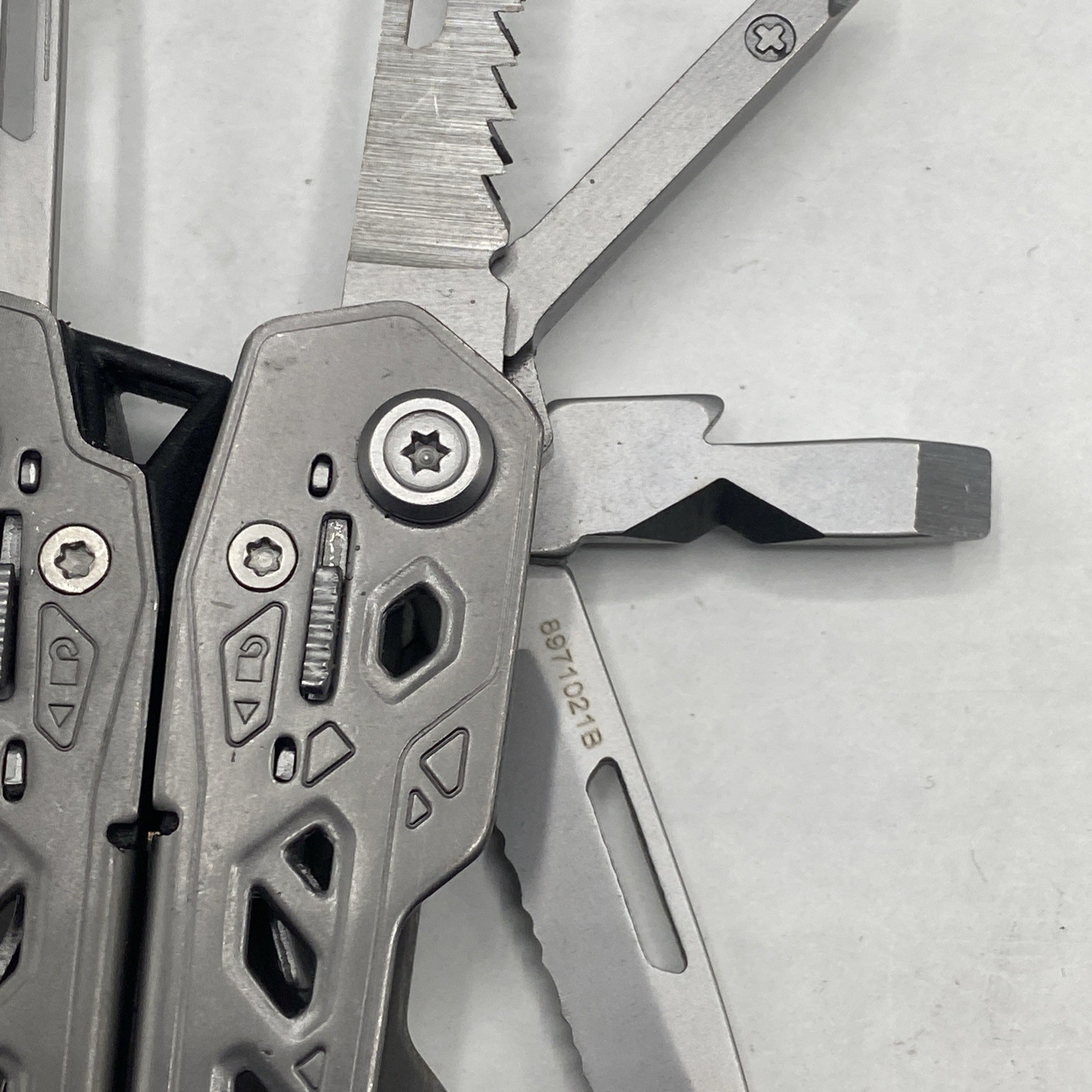 Gerber Truss Multi Tool with Sheath – Gray