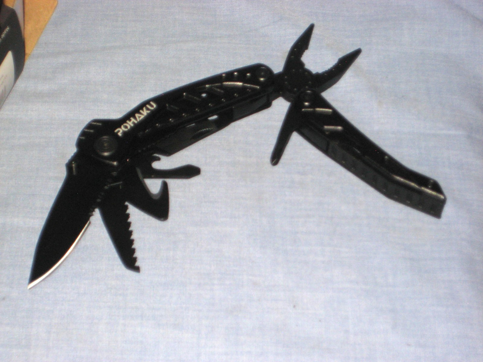 POHAKU BLACK MULTI-TOOL WITH PLIERS, KNIFE, SAW, FILE, SCREWDRIVERS – NEW