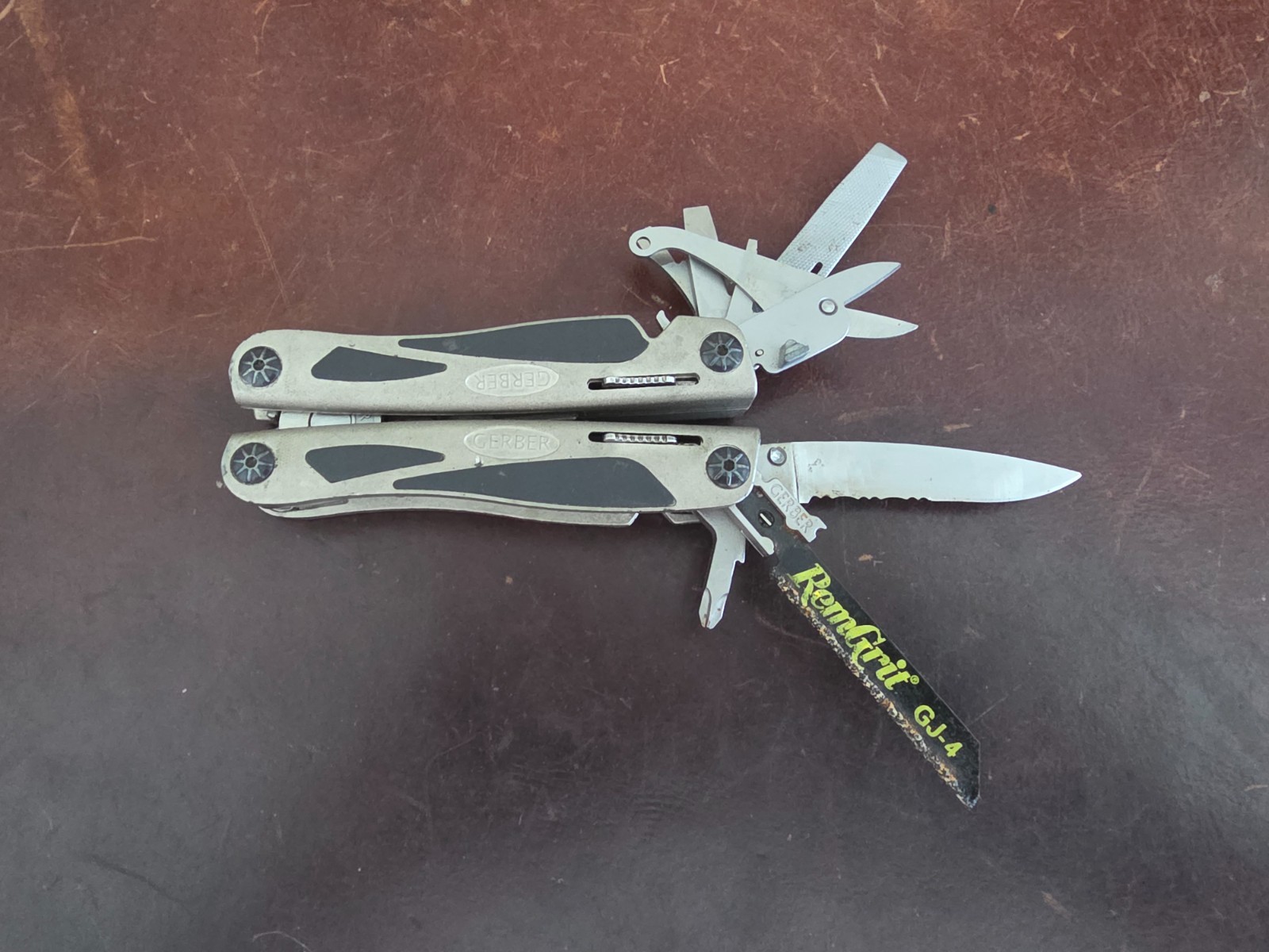Gerber Multi Plier MP800 Legend Folding Multi Tool Knife 066V
