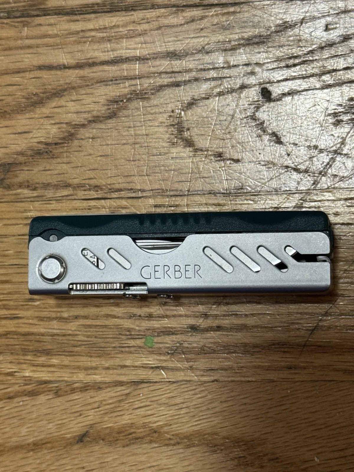 VTG Discontinued Gerber Multi-Lite Green 07205 w/ Box & Insert – Needs Battery