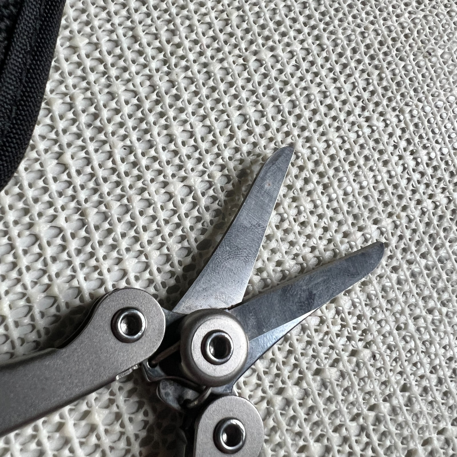Schrade Tough Chip Multi Tool Pliers w/ Nylon Sheath Compact EDC Camping