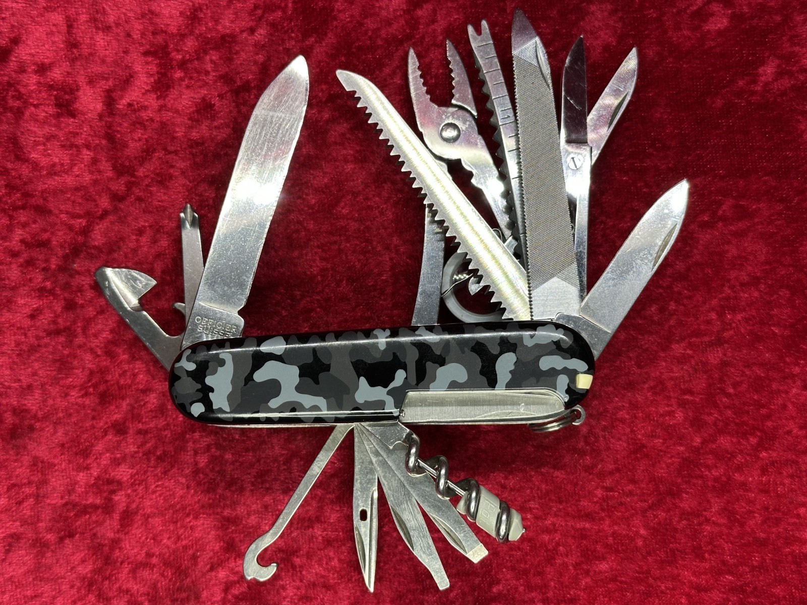 Victorinox SwissChamp Navy Camo Swiss Army Knife 91mm 21 Tool 8 Layer (684)