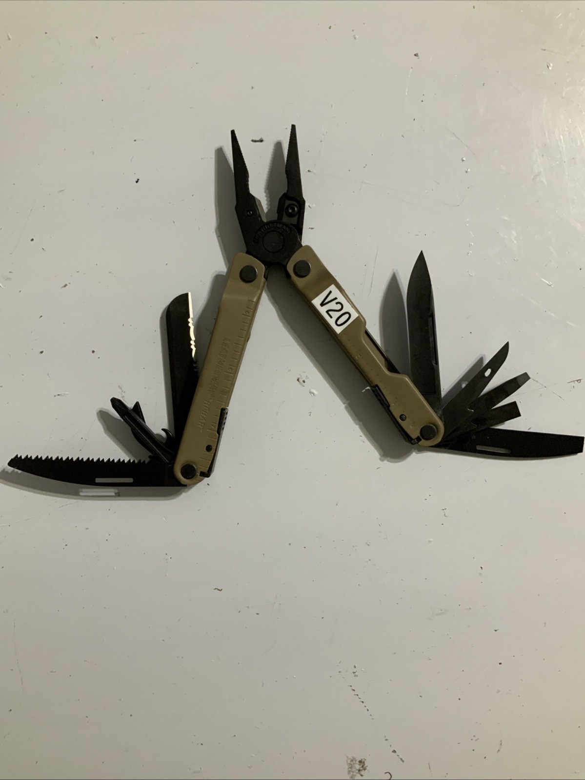 Leatherman Rebar Multitool with Replaceable Wire Cutters Coyote Tan – V20