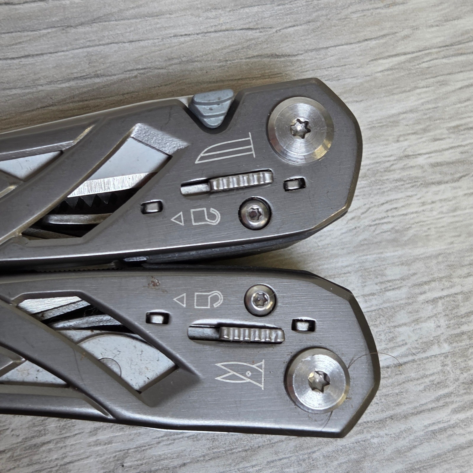 Gerber Suspension Multi-Tool Stainless Steel Spring-Loaded Pliers 12 Tools