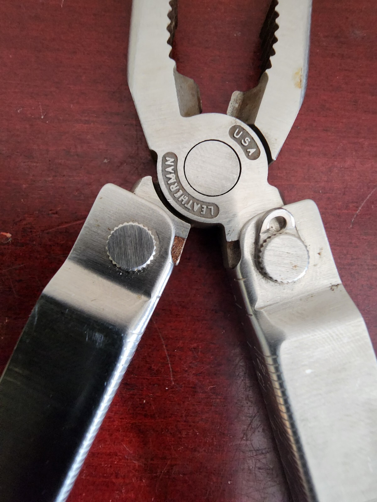 DISCONTINUED 1998 COLLECTIBLE LEATHERMAN PST II USA MULTI-TOOL. W/LEATHER SHEATH