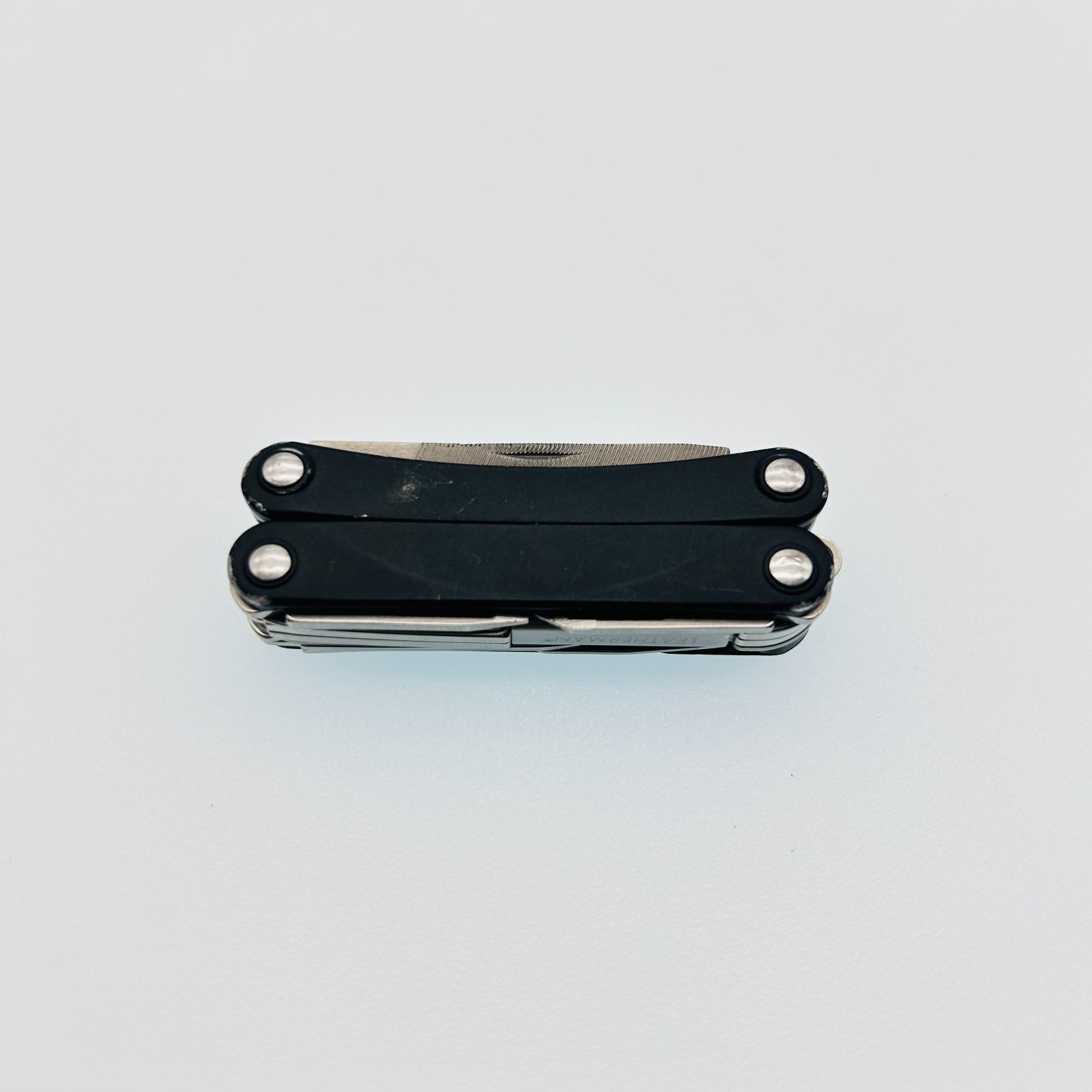 Leatherman Squirt PS4 BLACK – 8-in-1 Keychain Multi-Tool Discontinued (CODE33)