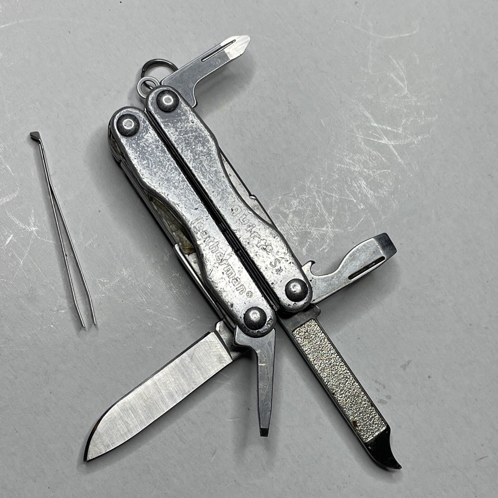 Leatherman Squirt S4 Stainless Steel Multitool Keychain – Parts or repair