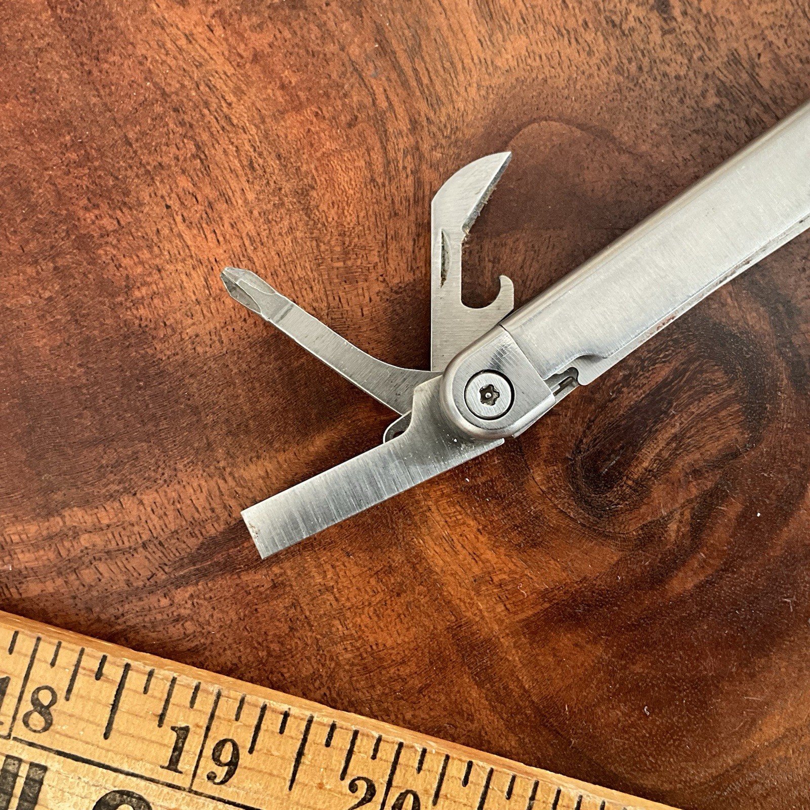 Leatherman WAVE Multi-Tool Broken Scissor Spring Date Code 0603 (June 2003)