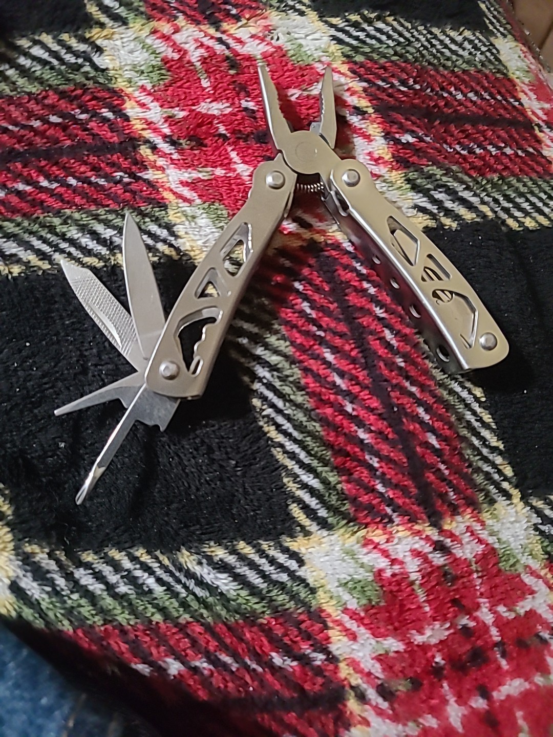 Ozark Trail 12 in 1 Multi Tool Camping Hunting Fishing, Silver Medium Size.