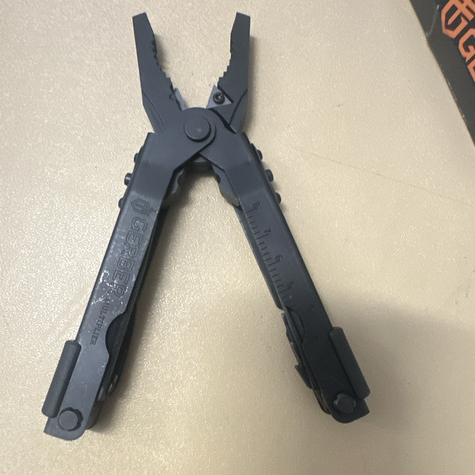 Gerber Multi-Plier 600 Bluntnose Black Multi-Tool, Serrated, Sheath