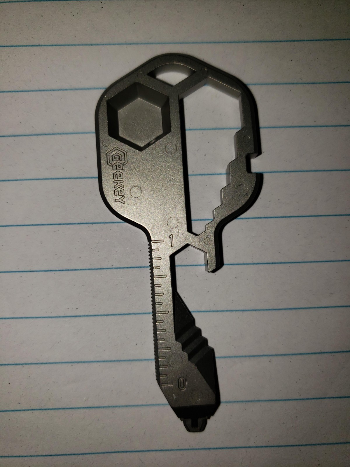 Versatile Keychain Multitool: 16+ Functions in Compact Design for EDC Travel