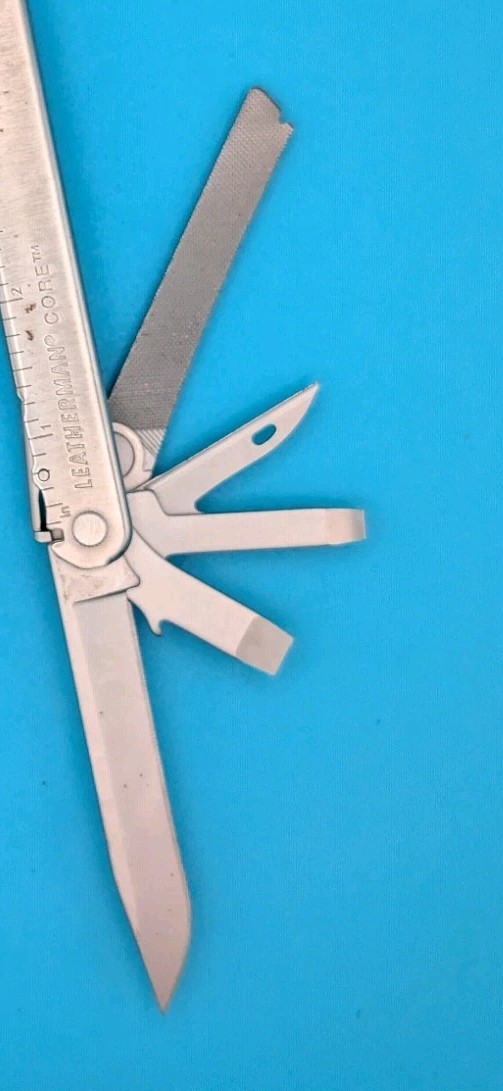 Leatherman Core Multi-Tool! FAST SHIPPING! WITH SHEATH!