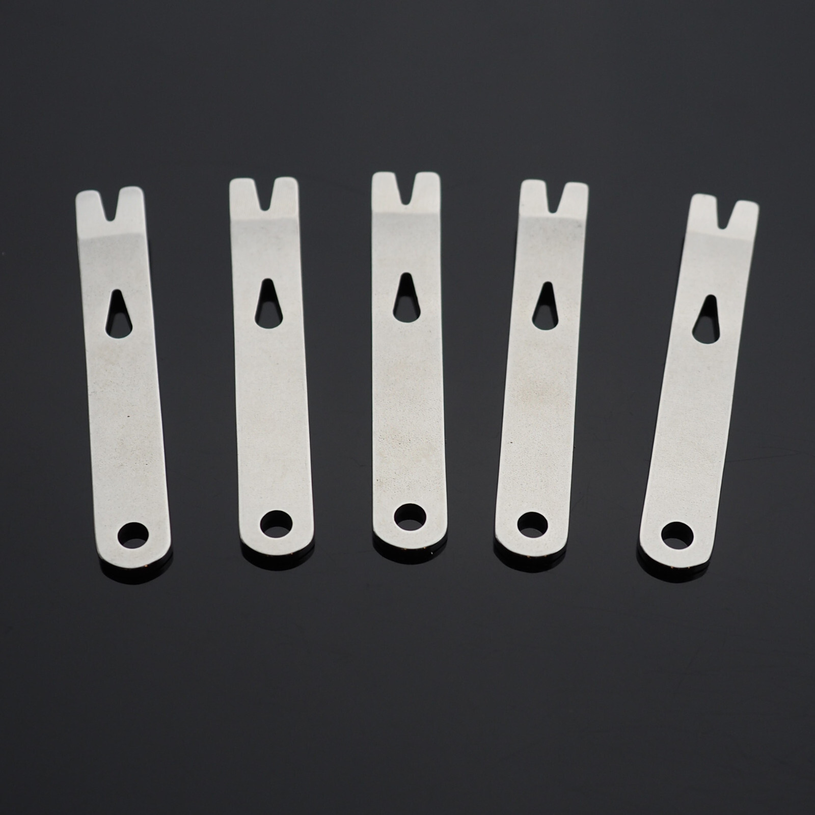 5 PCS Gear Mini Crowbar Pocket Pry Bar Keychain Multi Tool Survival Scraper EDC
