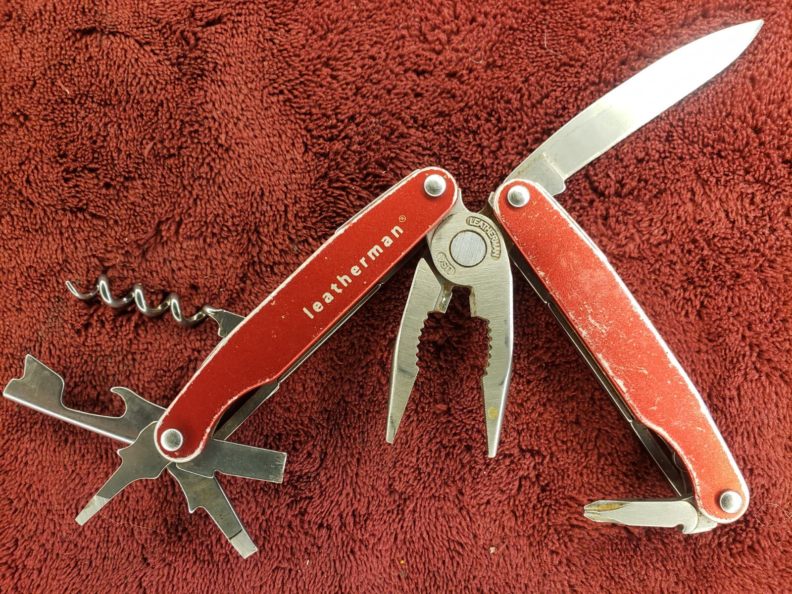 🔪🔪 Leatherman Juice C2 Red Multi-tool read