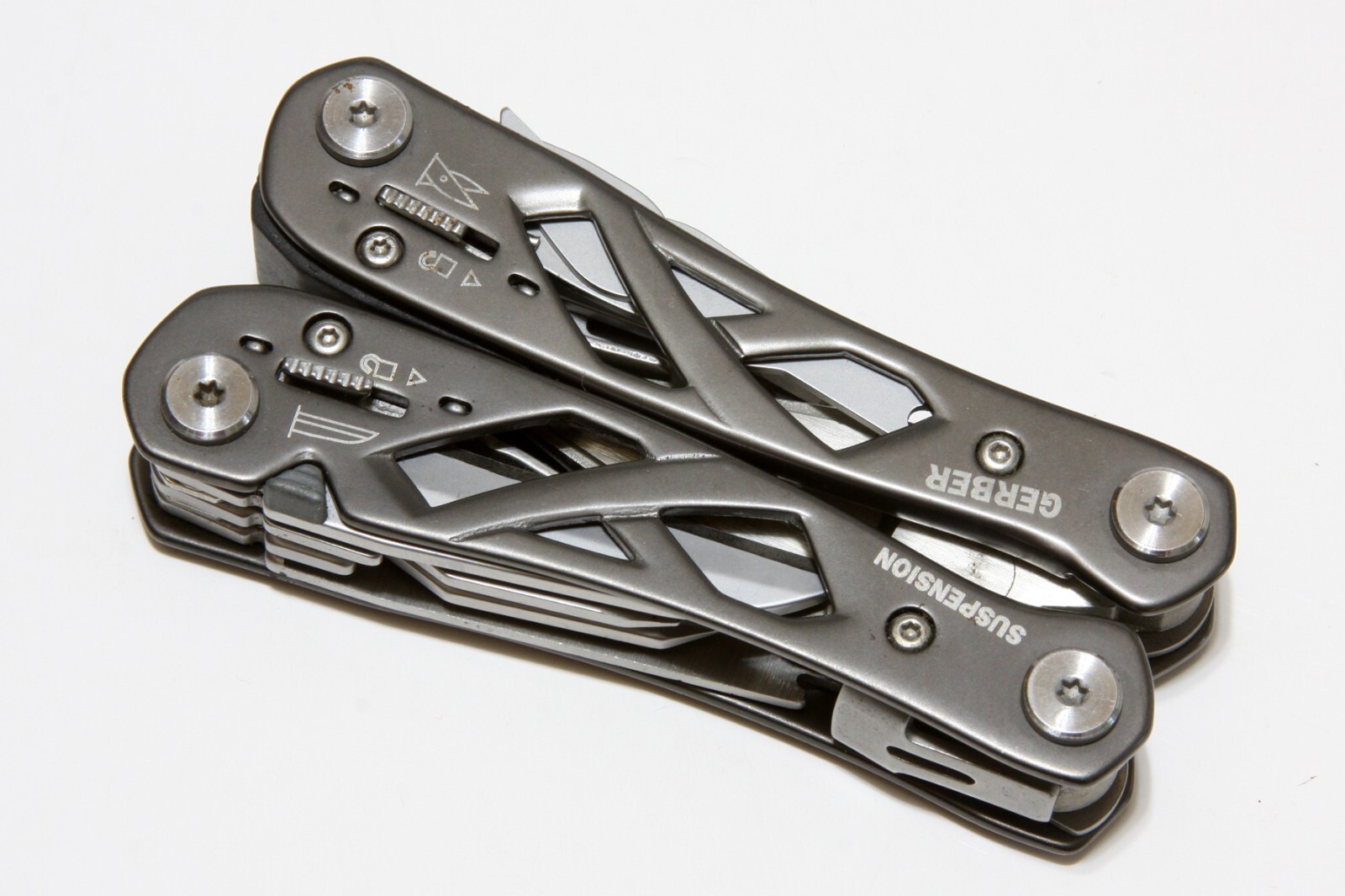 Gerber Suspension Multi-Tool Knife Needle Nose Pliers With Black Nylon Sheath