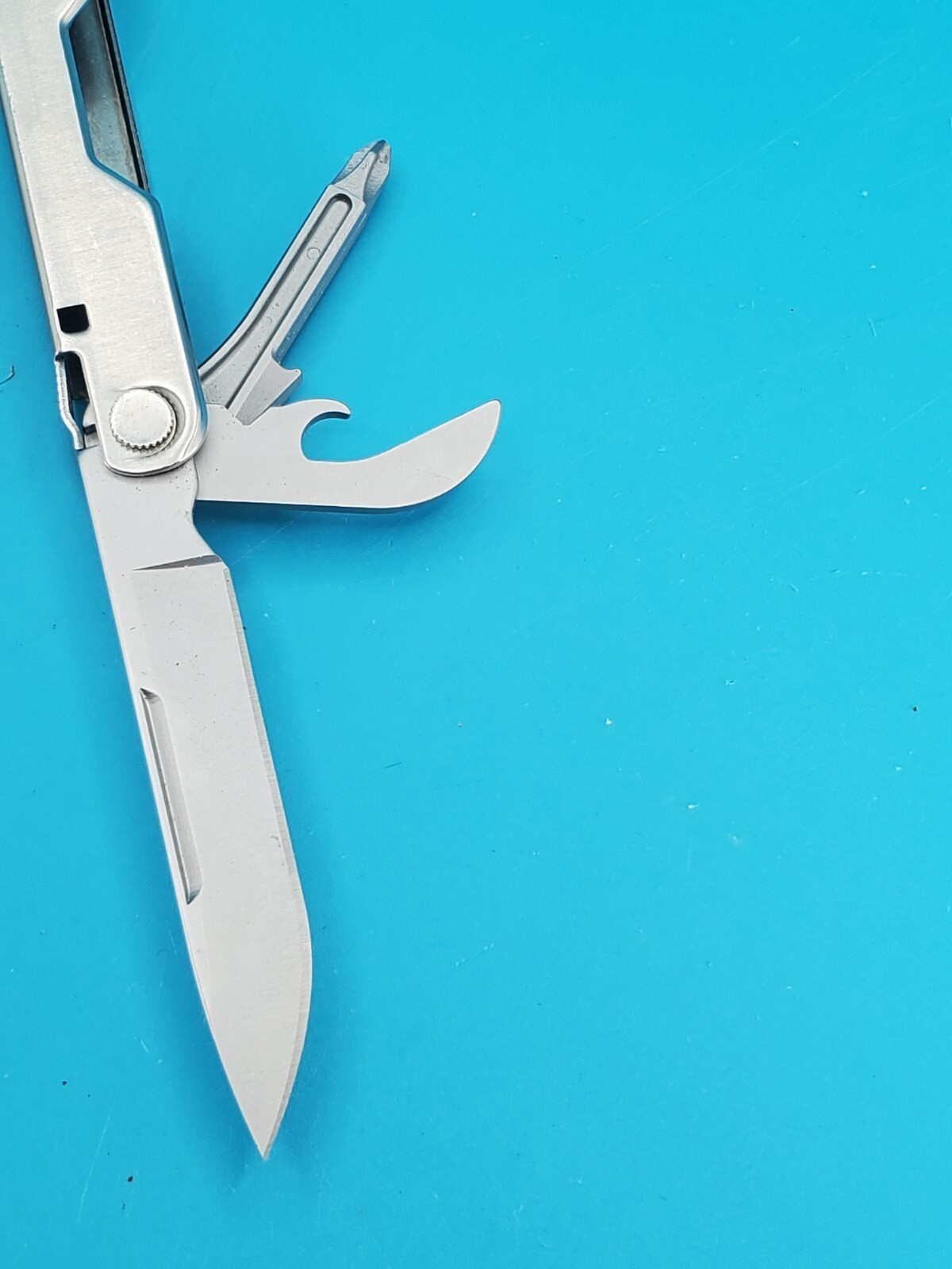 LEATHERMAN Bond Multitool, Stainless Steel Everyday Tool! *FIRMAN*