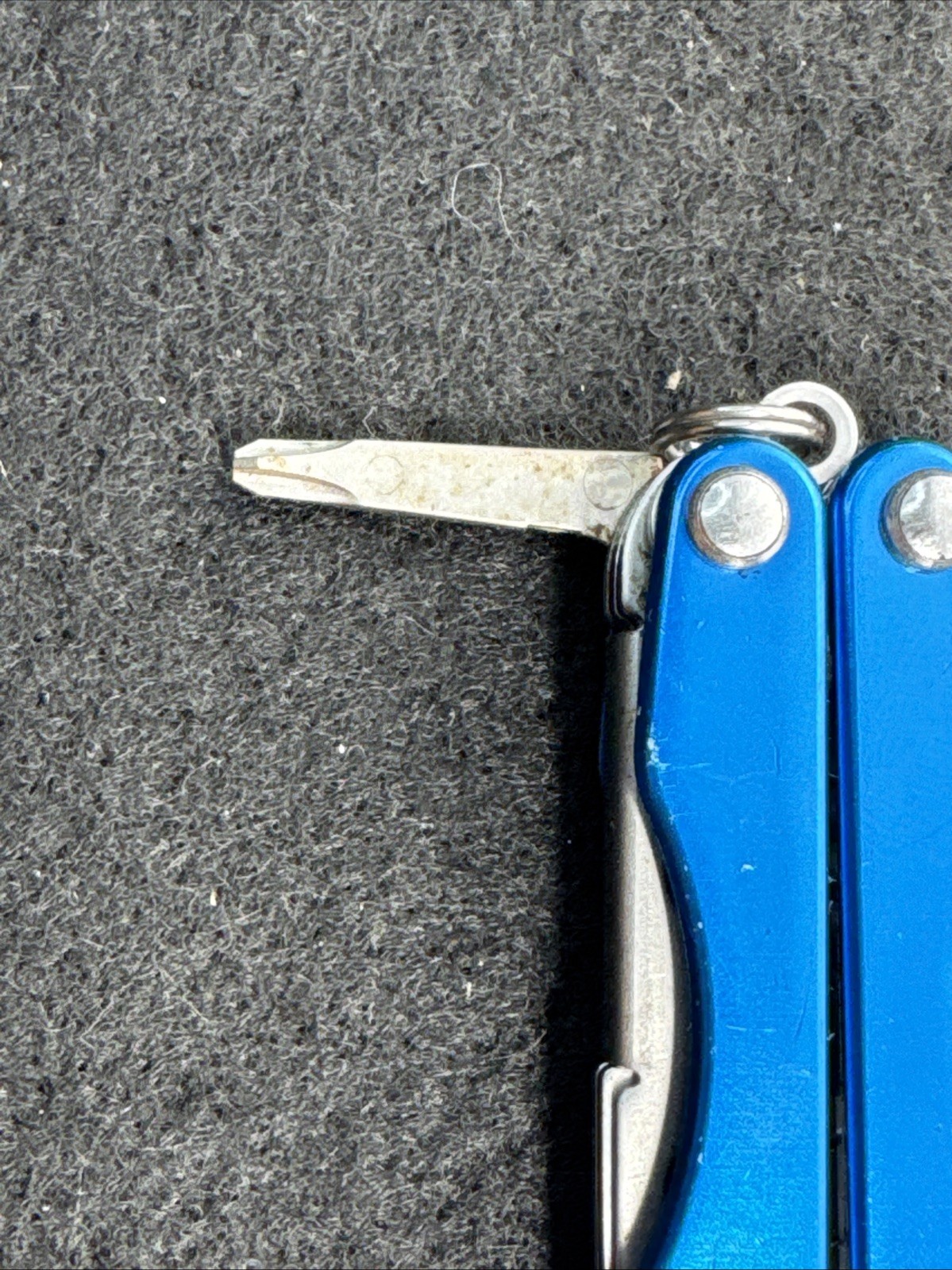 Leatherman Squirt E4 Multi-Tool w/Wire Strippers Blue