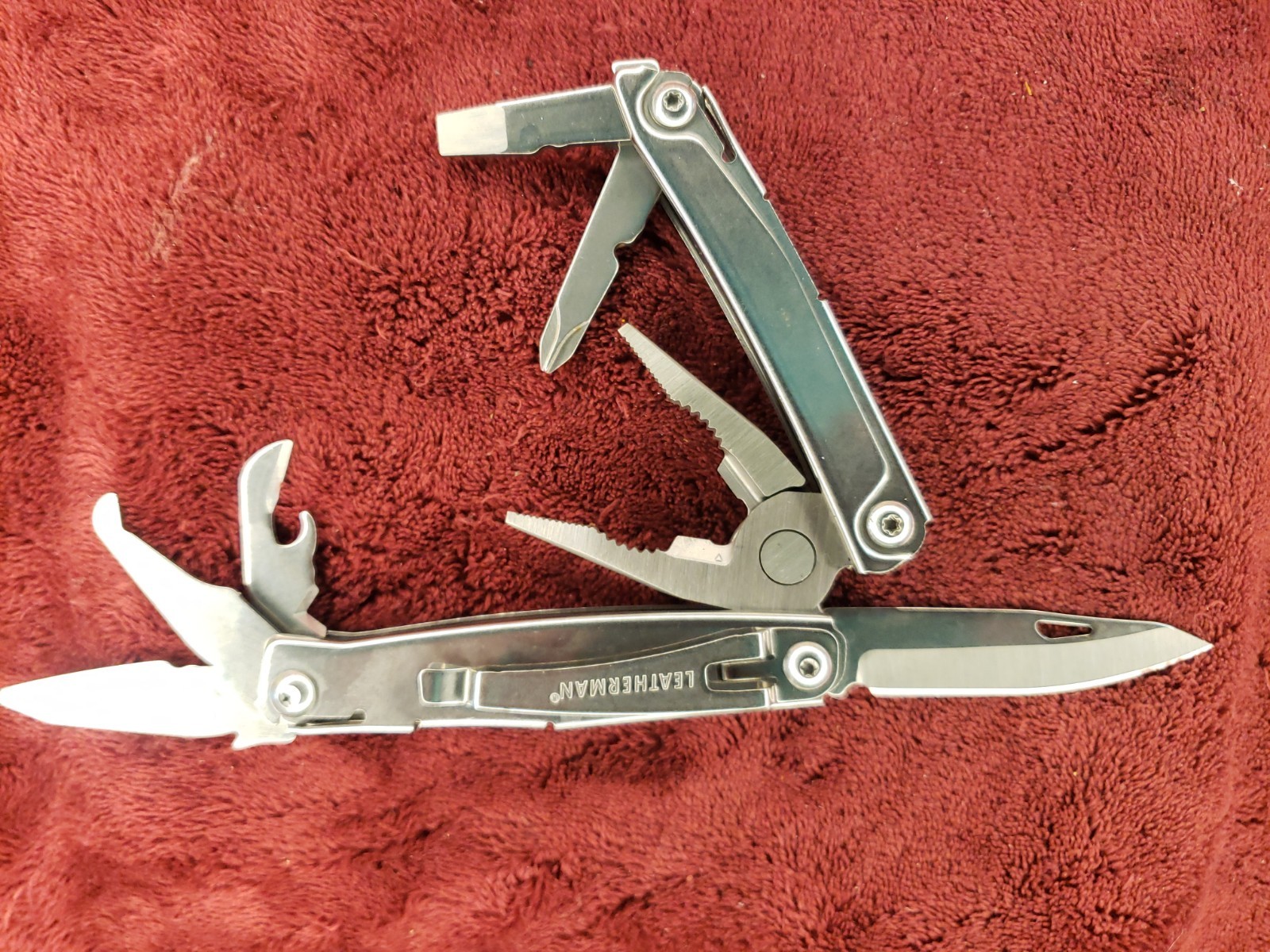Leatherman Rev Multi Tool Knife Pliers Earlytrade print