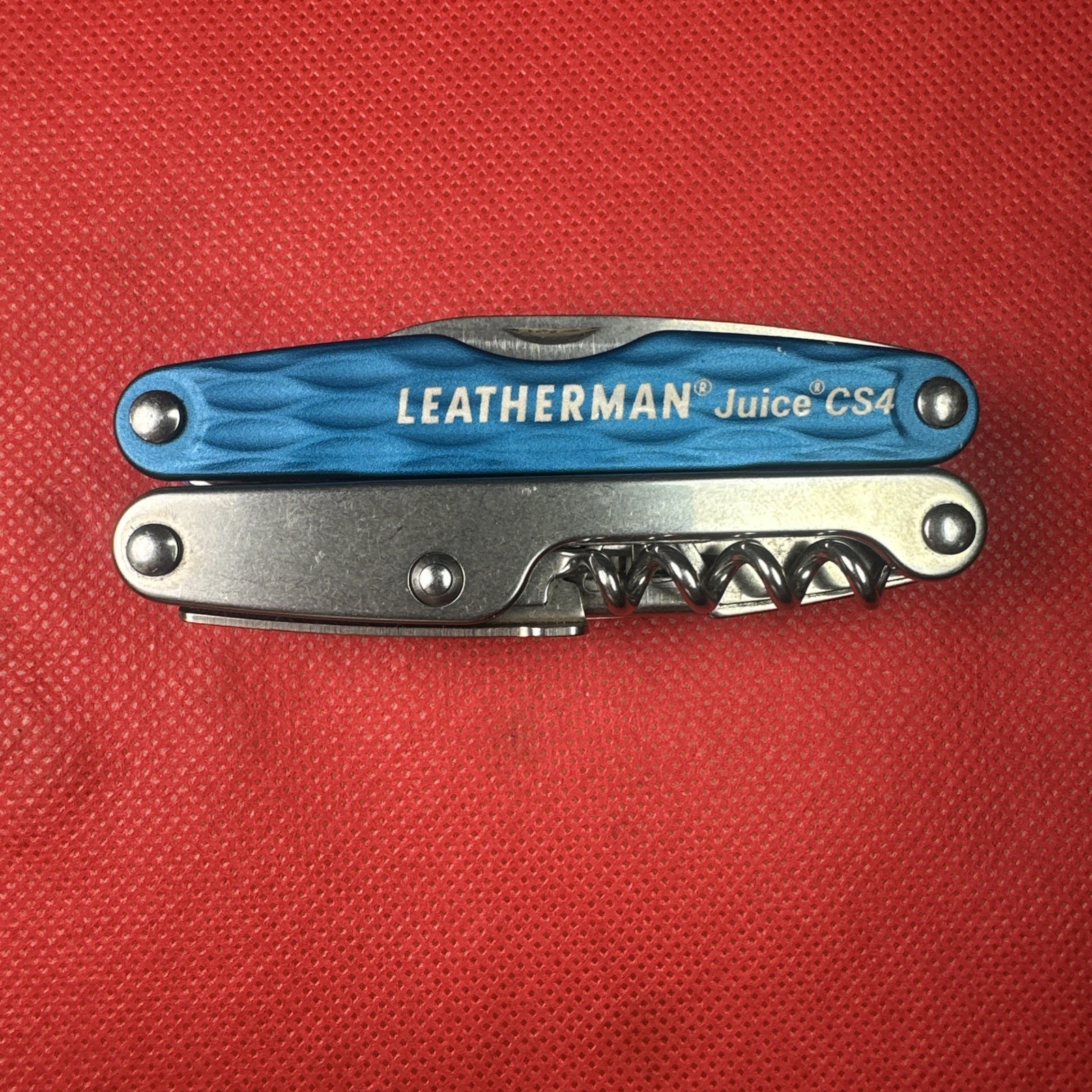 Rare & Discontinued Blue Gen 2 Leatherman Juice CS4, Fish, Home, Great EDC