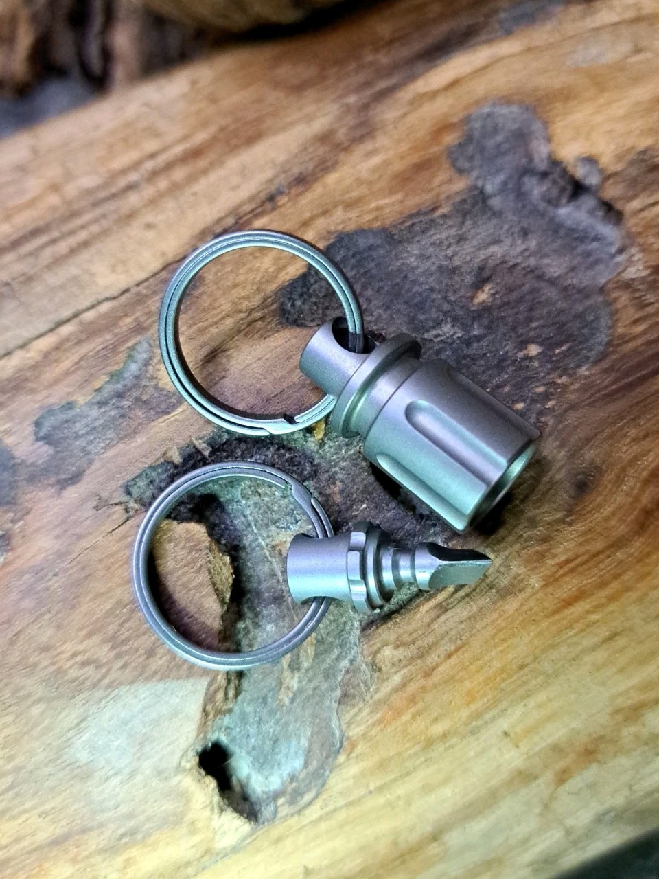 Pro Series Titanium Quick-Release Multi-Tool Swivel Keychain