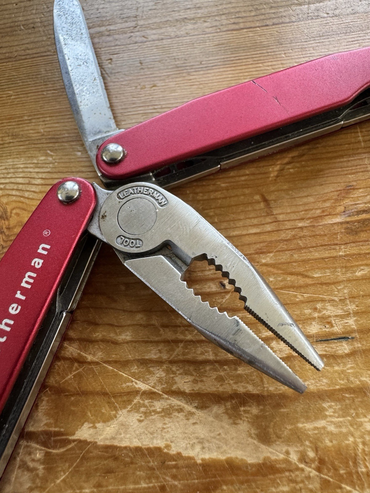 Leatherman Juice C2 Red Multi Tool! RETIRED!