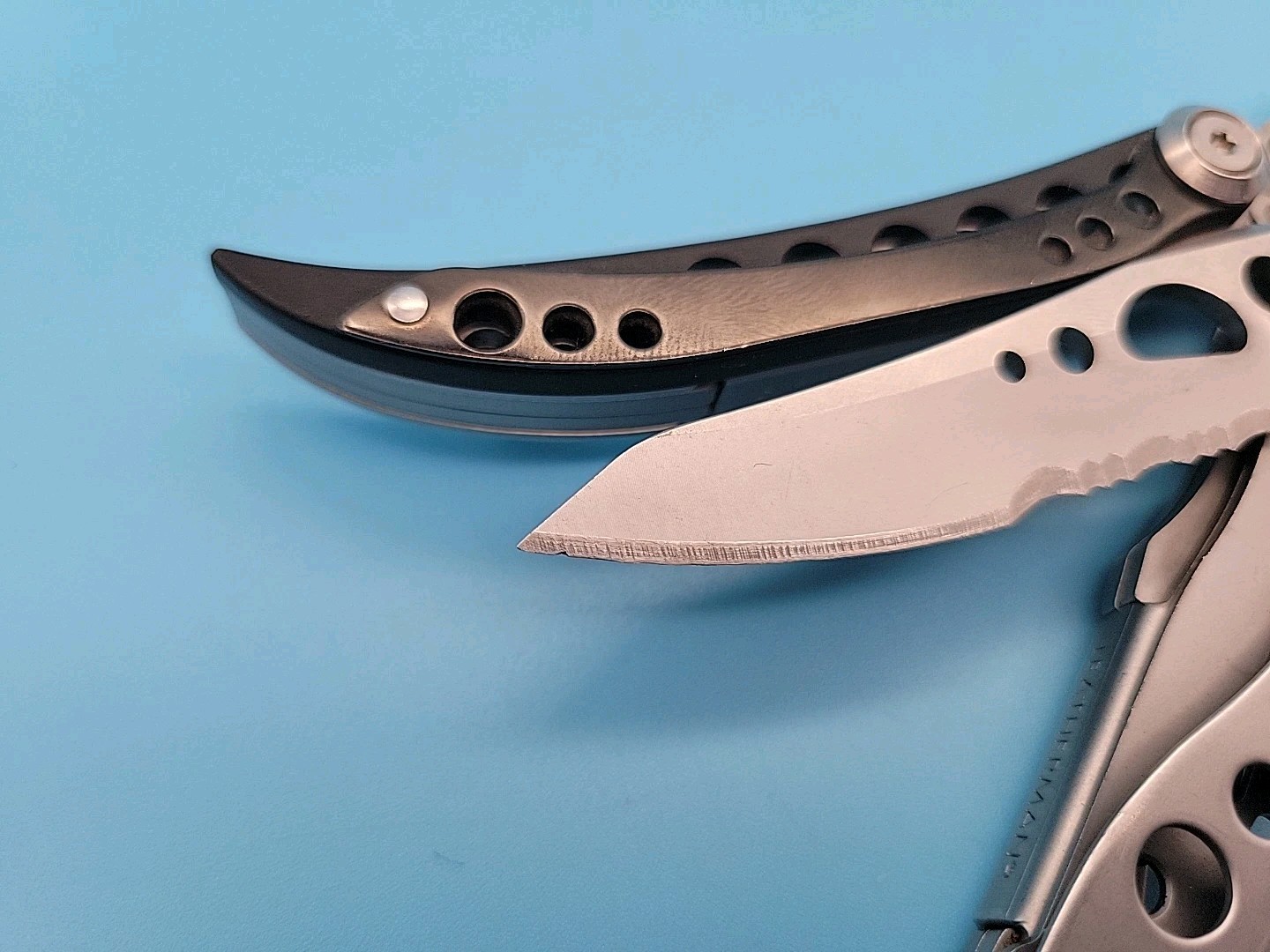 Leatherman FREESTYLE Multi-Tool – Dated 0513 – Pliers, Knife – DISCONTINUED