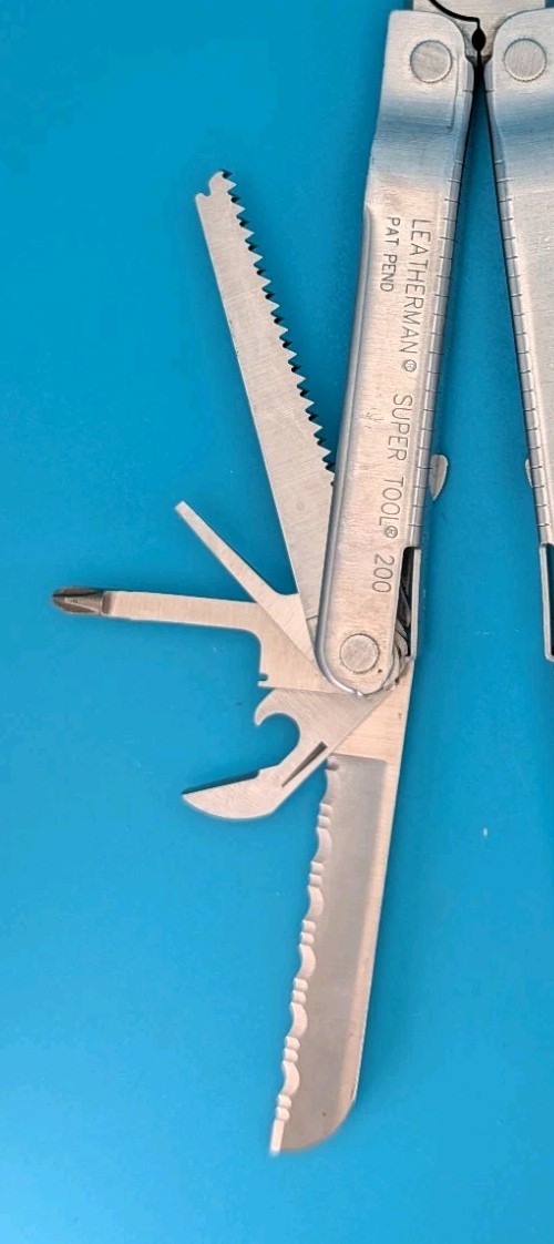 Vintage LEATHERMAN Super TOOL 200 Multi Tool! 04/03 Date Stamp!
