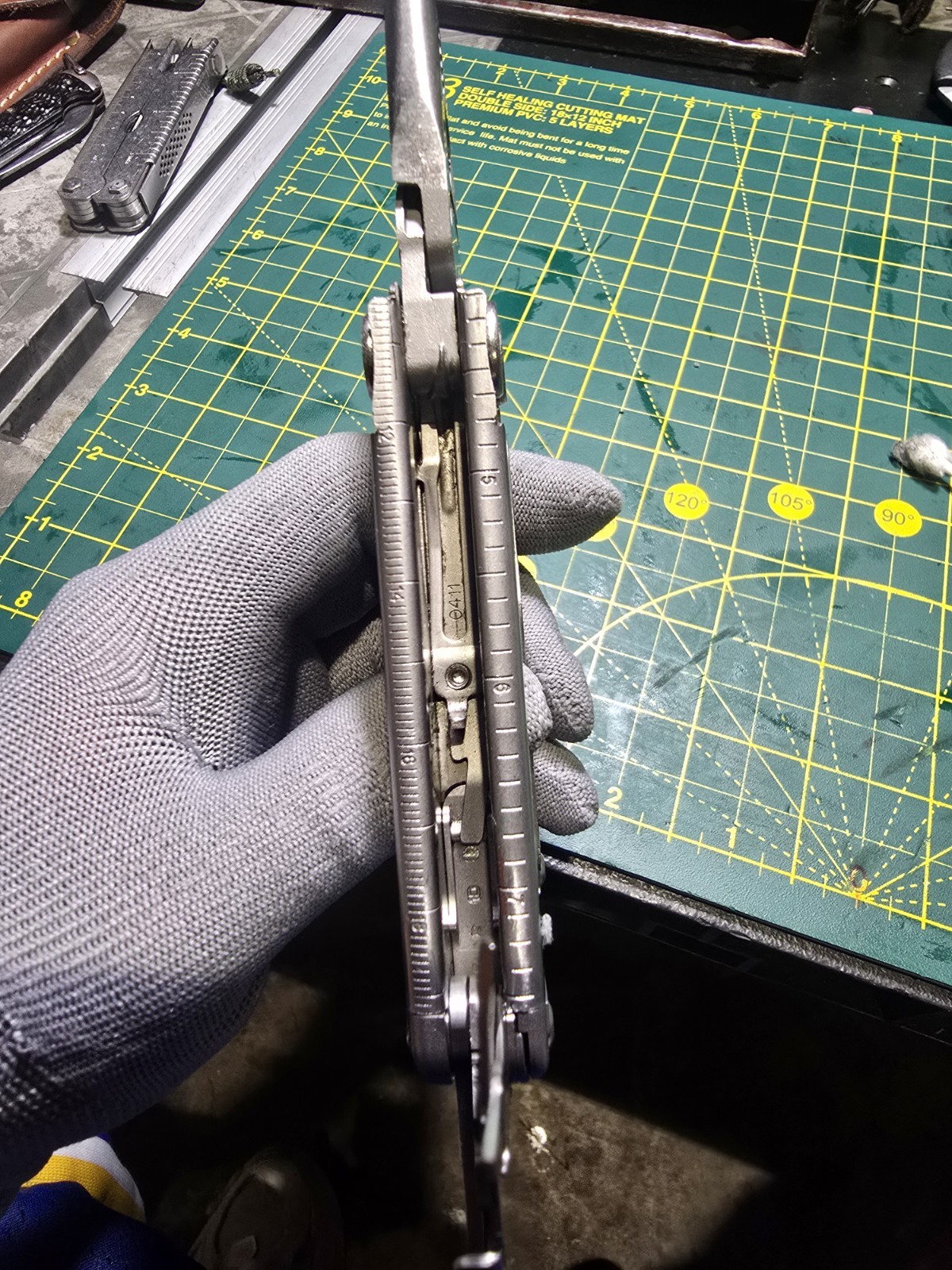 Leatherman Wave Stainless Steel 12 Tool Multi-Tool With Sheath