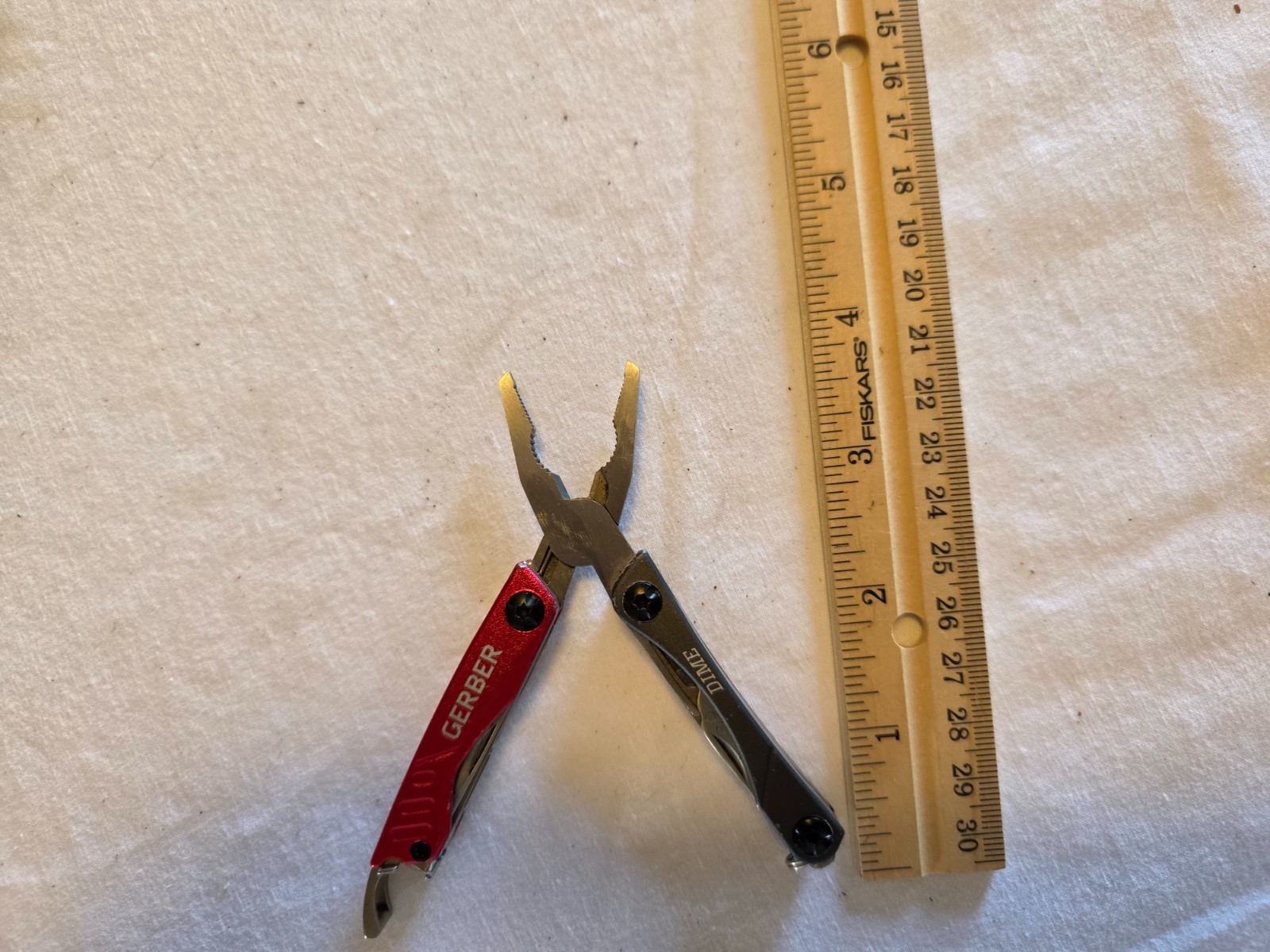 MT2601-019 – 4x Gerber Mini Multi-Tools + Case Free Shipping Used