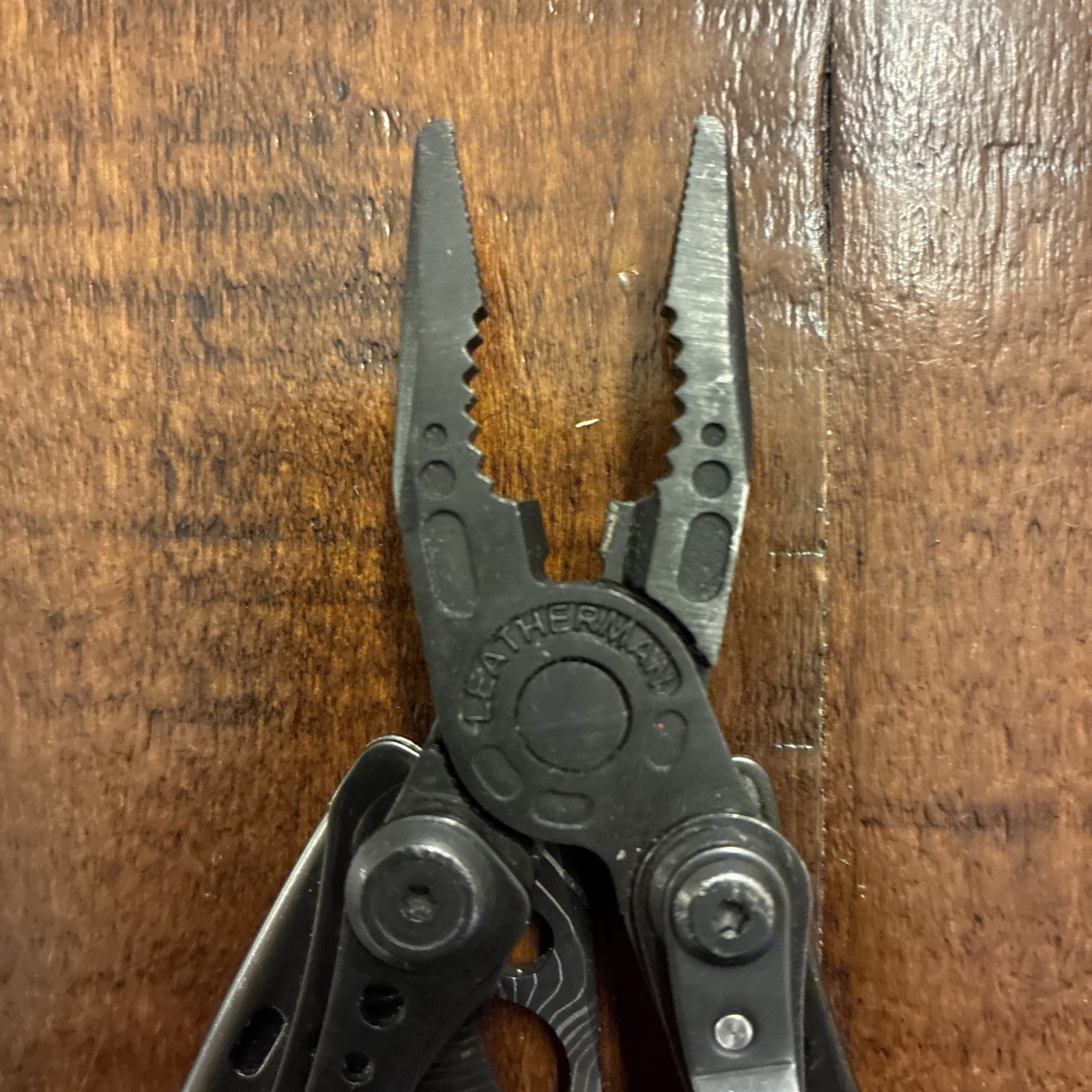 Leatherman Skeletool Multi-Tool – Topo – Black – Nice!