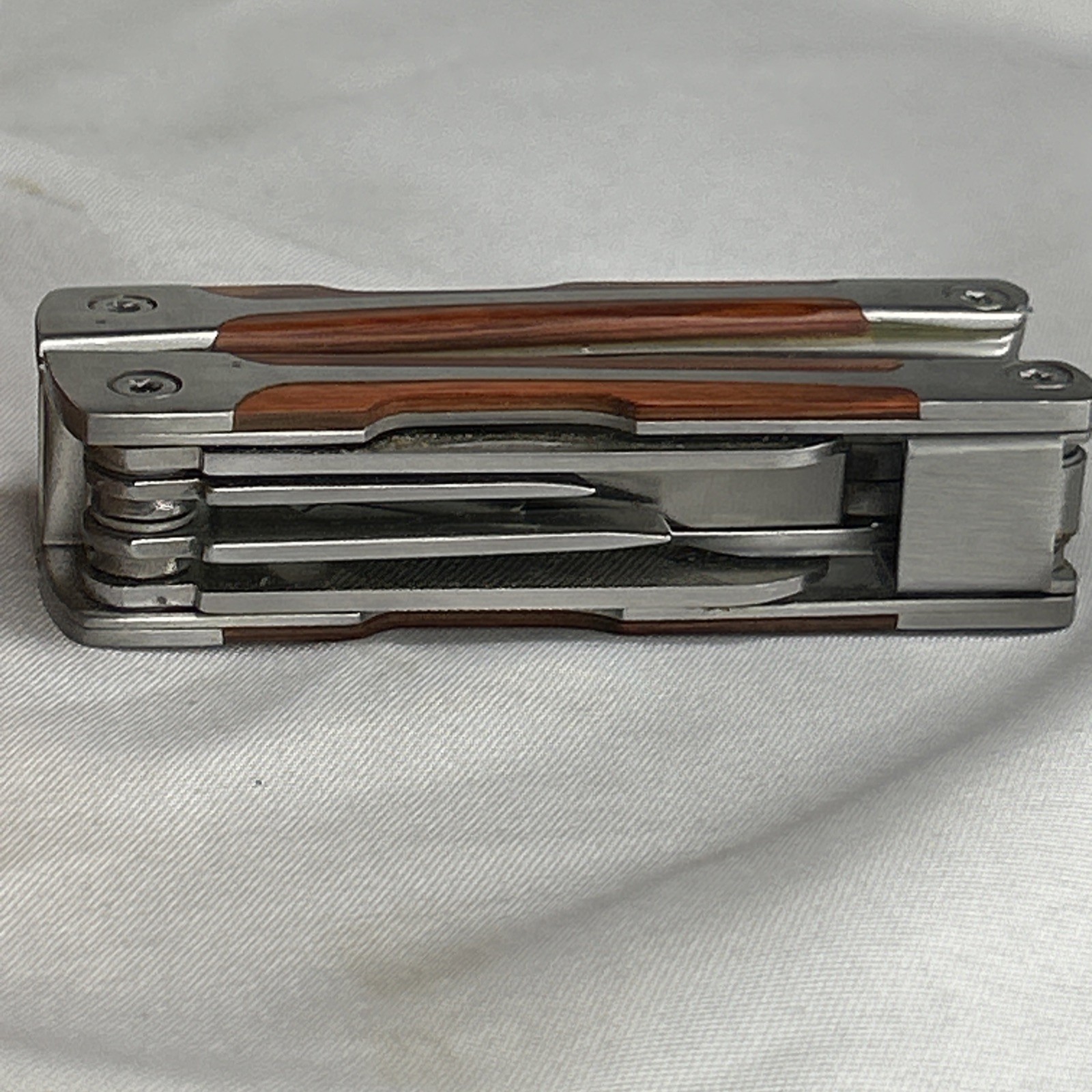 Winchester Trail Wood Stainless Steel 2CR Multi Tool 12 Tools Y2K Vintage Knife