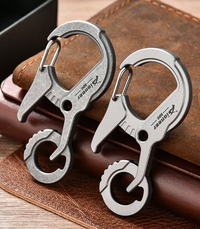 EDC Titanium Alloy Multi tools Personalize Keychain Bottle Opener Outdoor Buckle